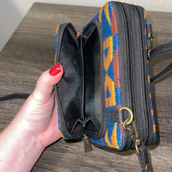 Pendleton Crossbody Purse - Picture 7 of 8